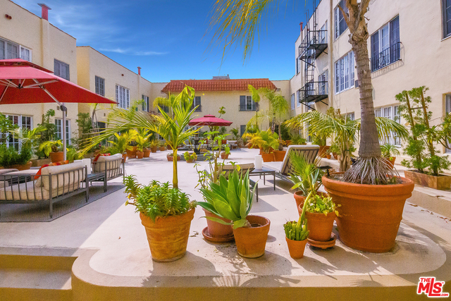 1345 N Hayworth Ave Unit: 206