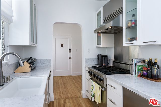 1345 N Hayworth Ave Unit: 206