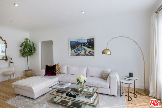 1345 N Hayworth Ave Unit: 206