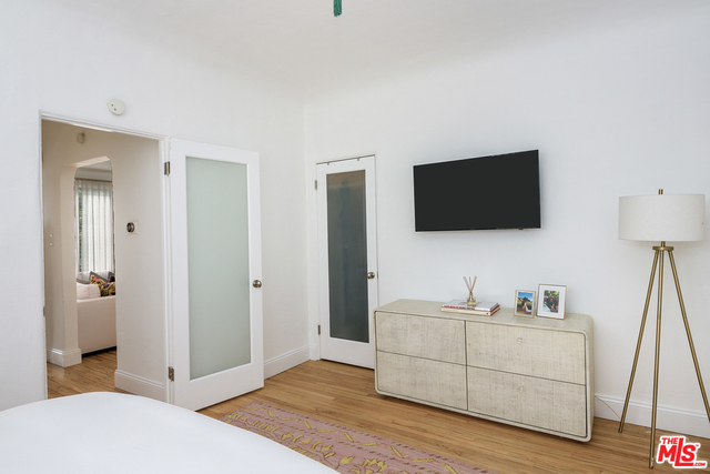 1345 N Hayworth Ave Unit: 206