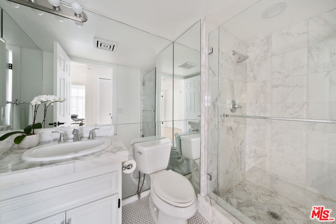 431 N Doheny Dr Unit: 6