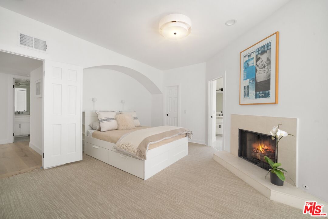 431 N Doheny Dr Unit: 6