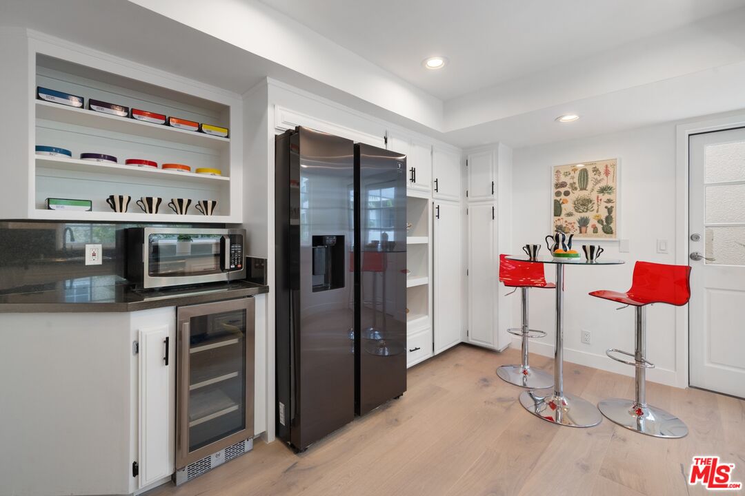 431 N Doheny Dr Unit: 6