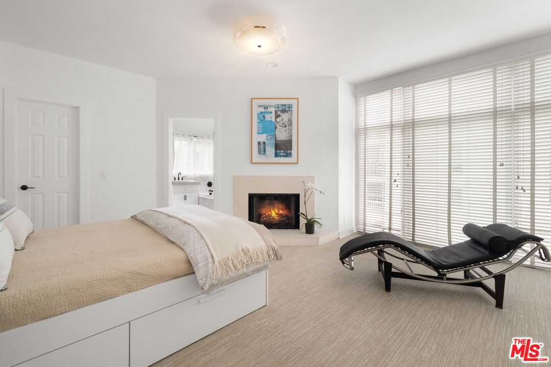 431 N Doheny Dr Unit: 6