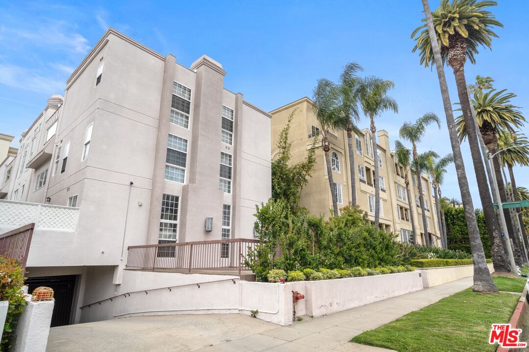 431 N Doheny Dr Unit: 6