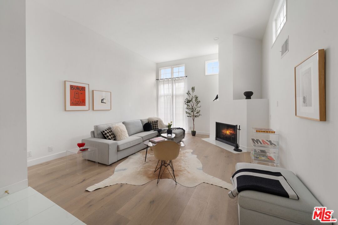 431 N Doheny Dr Unit: 6