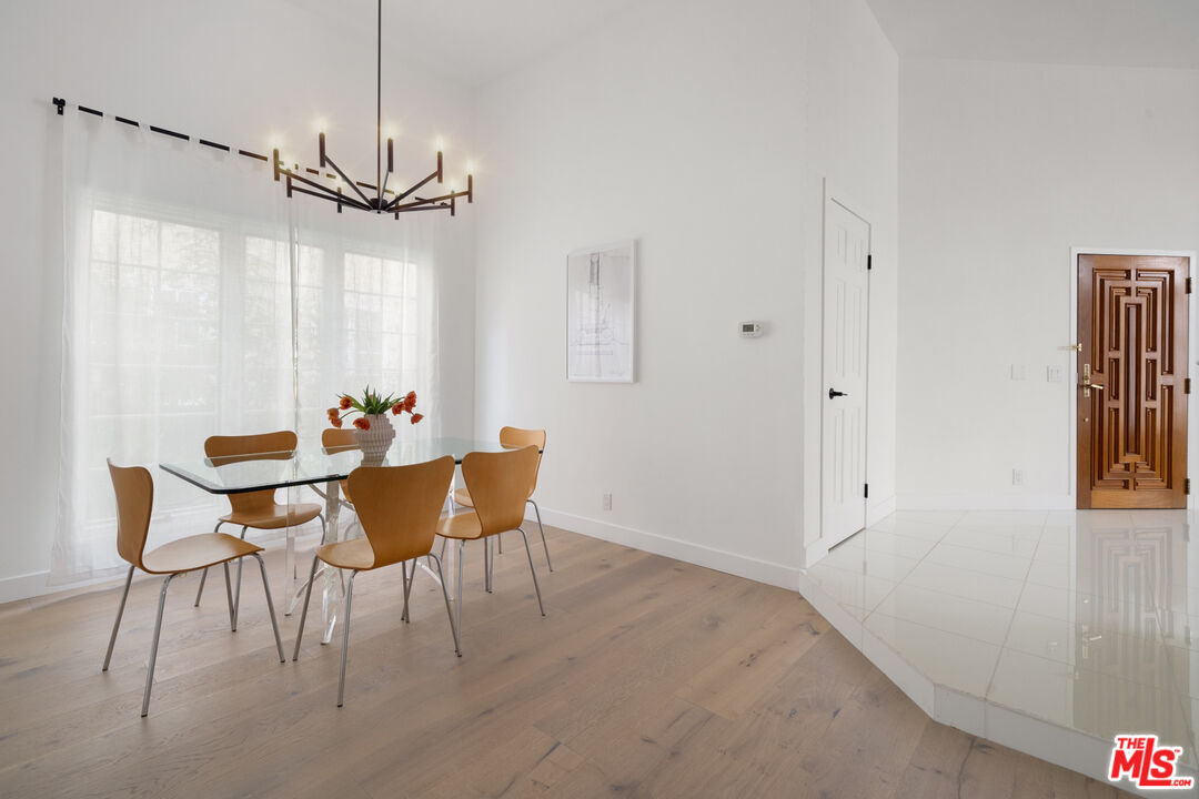 431 N Doheny Dr Unit: 6