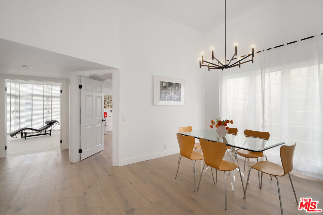 431 N Doheny Dr Unit: 6