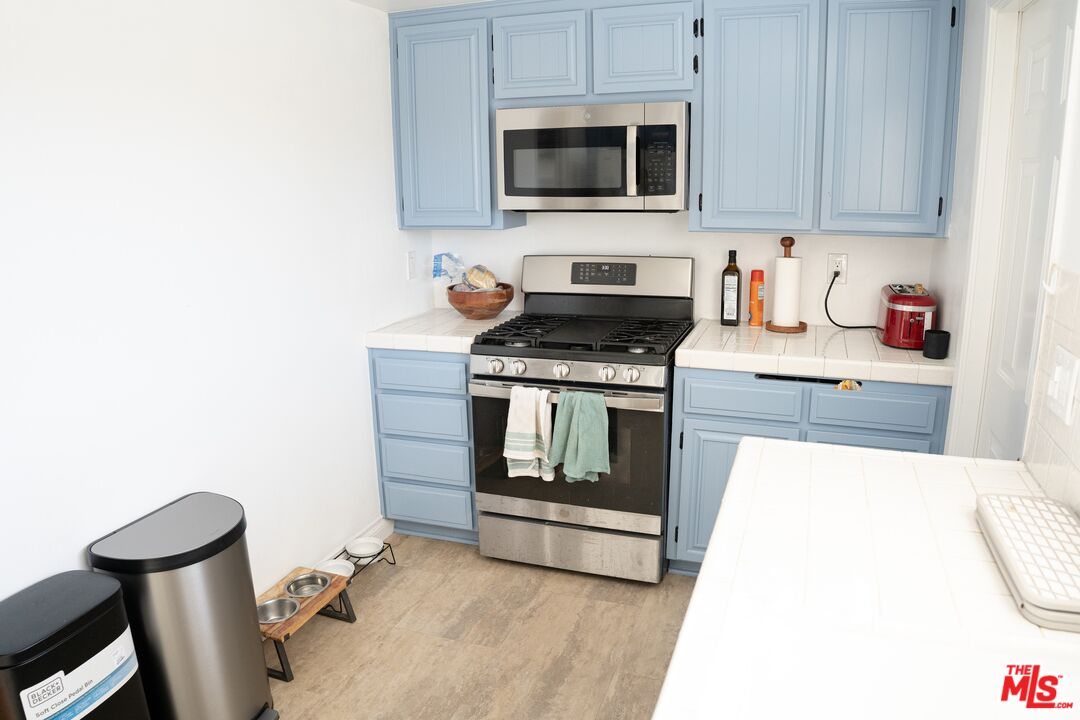 1416 S Barrington Ave Unit: 1