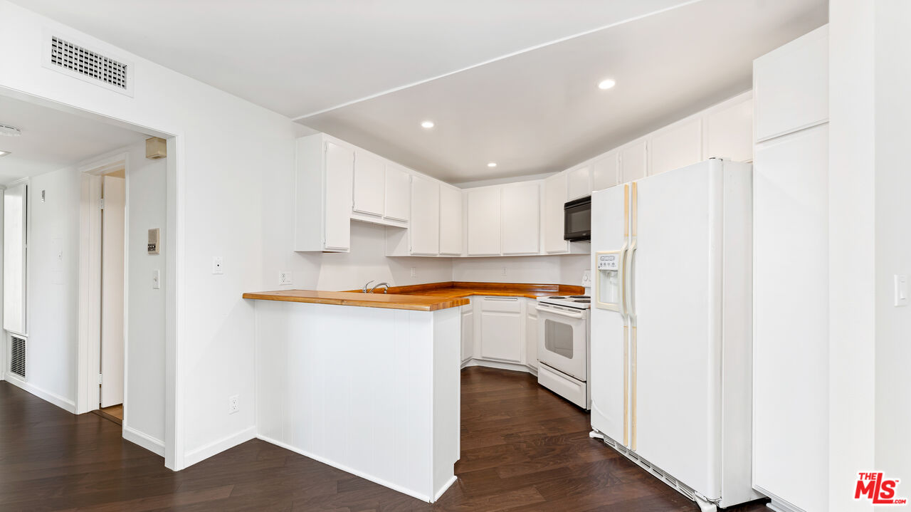 4260 Via Arbolada Unit: 205