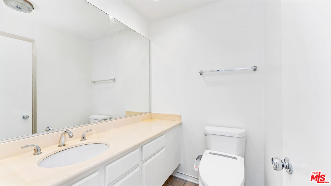 4260 Via Arbolada Unit: 205