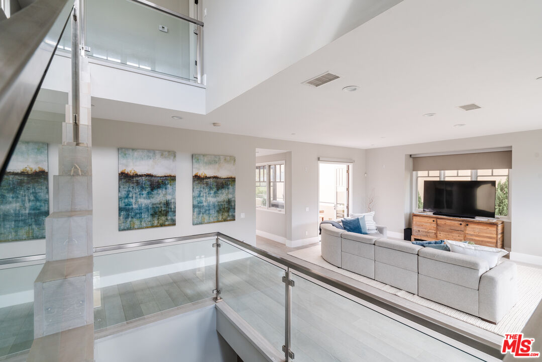 13065 Bluff Creek Dr