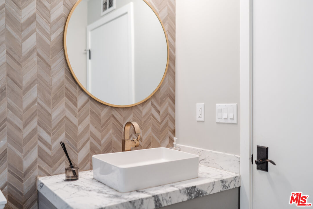 13065 Bluff Creek Dr