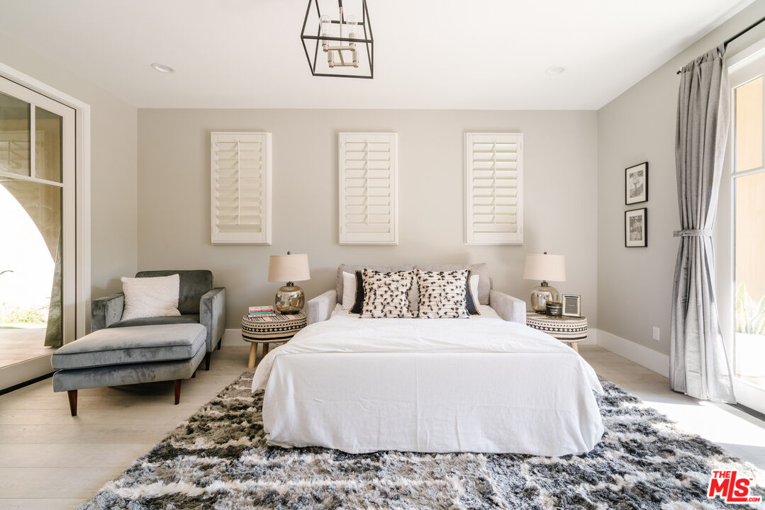 13065 Bluff Creek Dr