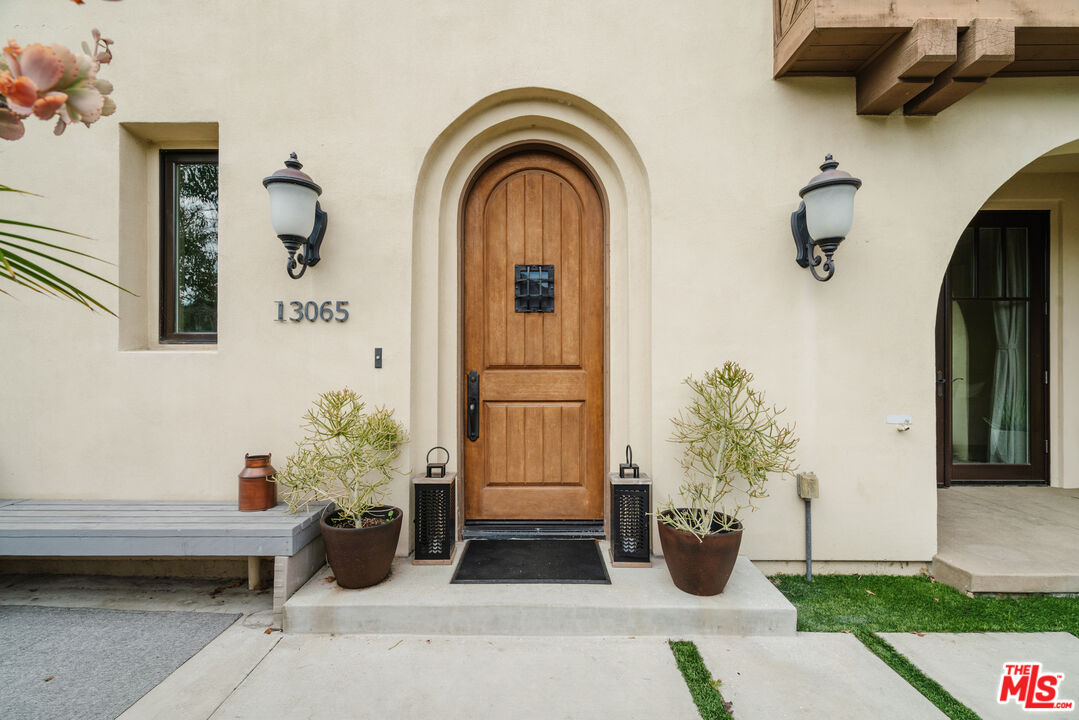 13065 Bluff Creek Dr