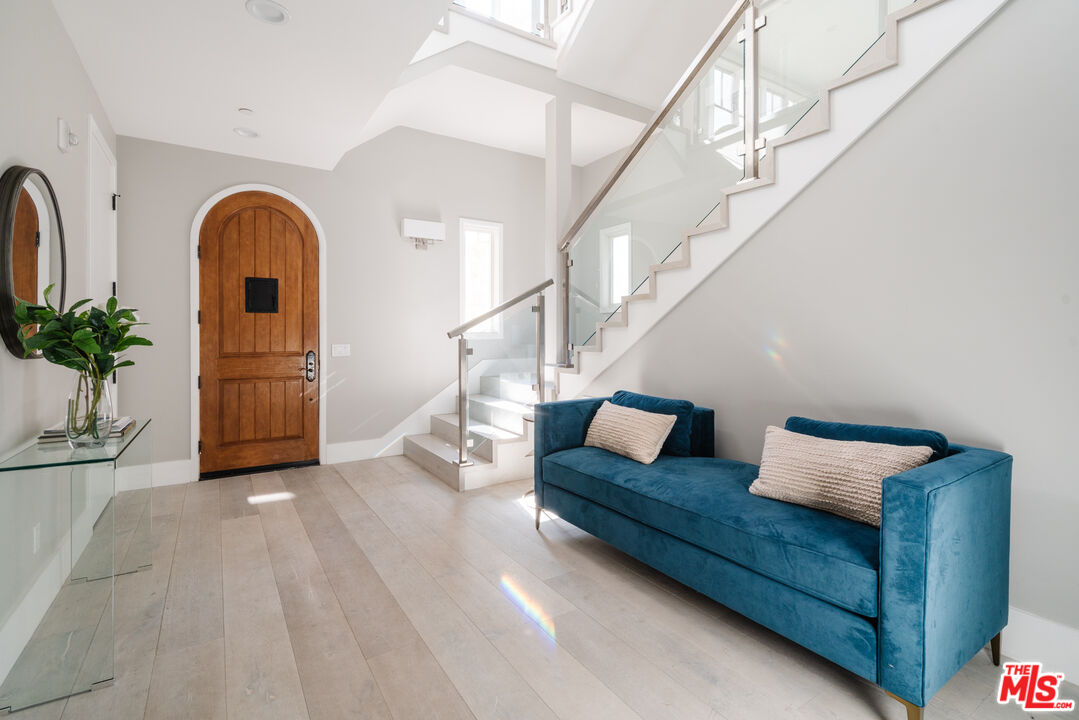 13065 Bluff Creek Dr