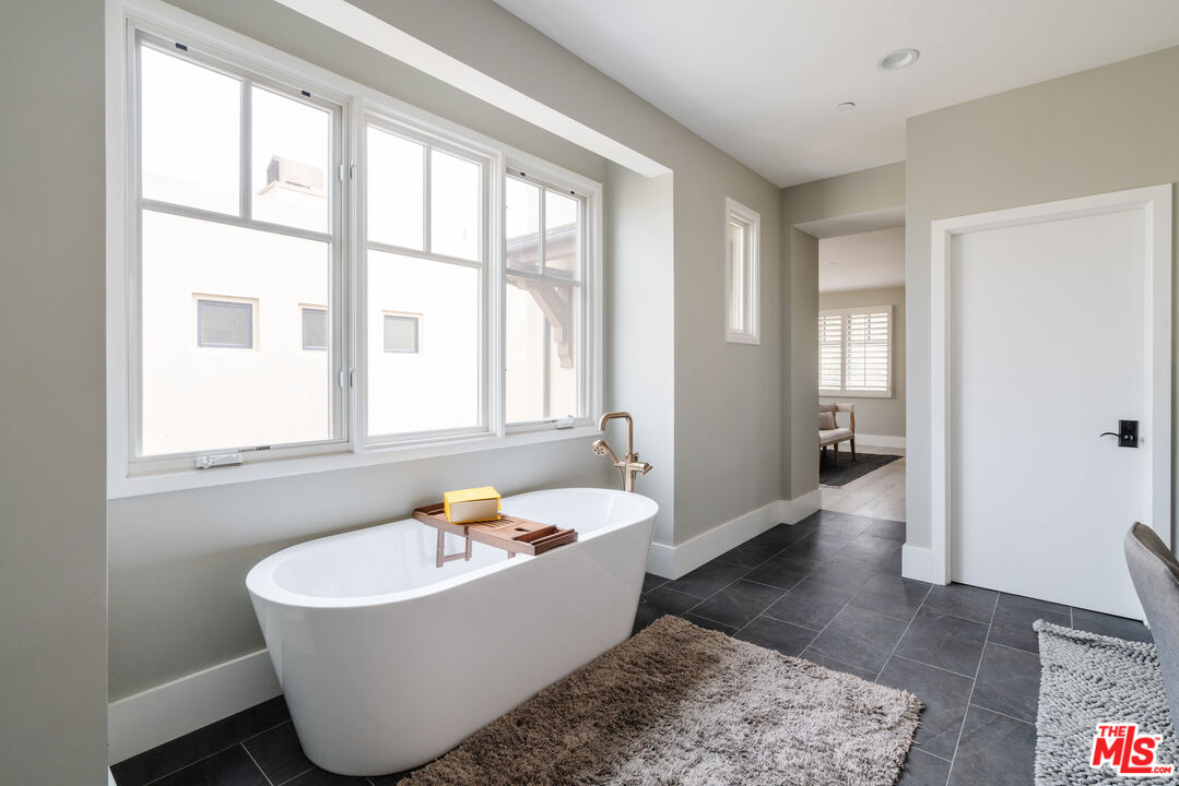 13065 Bluff Creek Dr