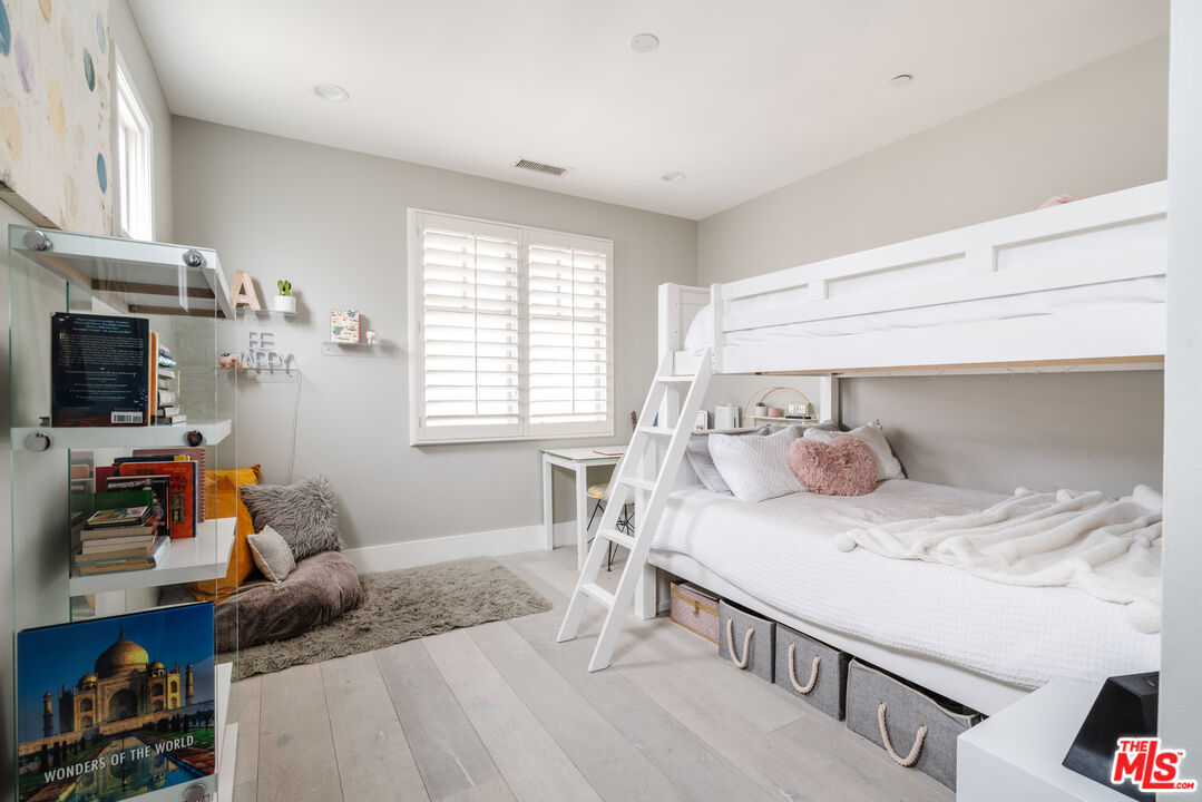 13065 Bluff Creek Dr