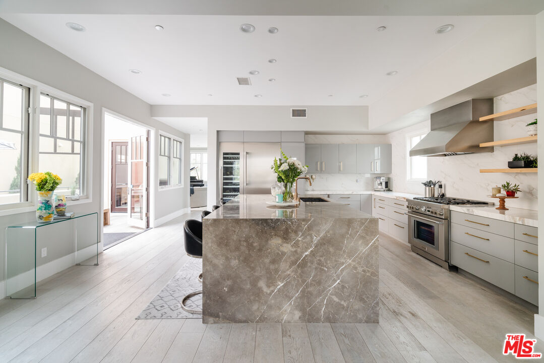 13065 Bluff Creek Dr