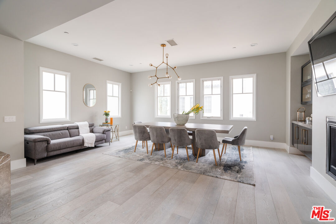 13065 Bluff Creek Dr