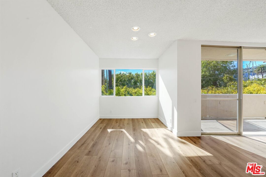 1015 N Kings Rd Unit: 310