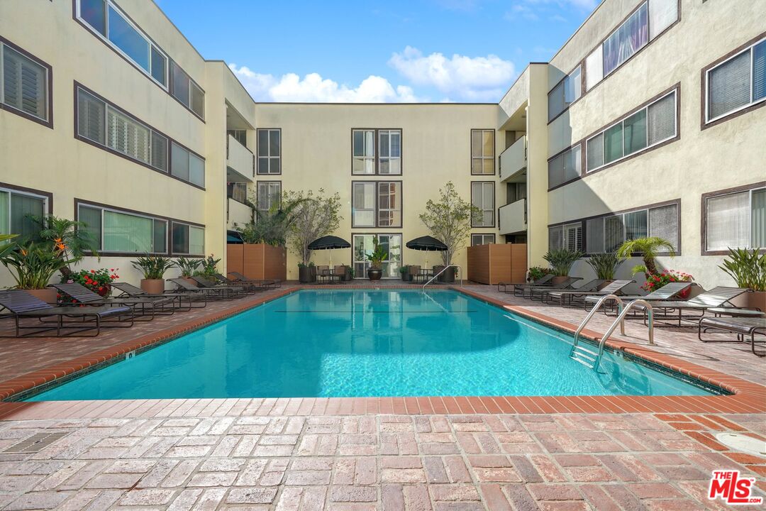 1015 N Kings Rd Unit: 310