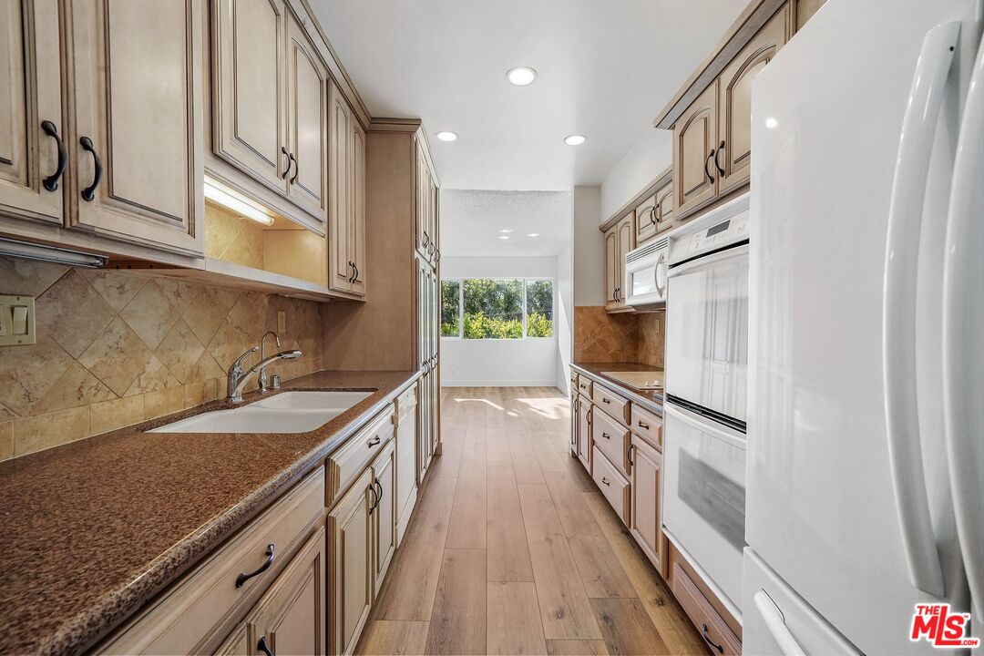 1015 N Kings Rd Unit: 310