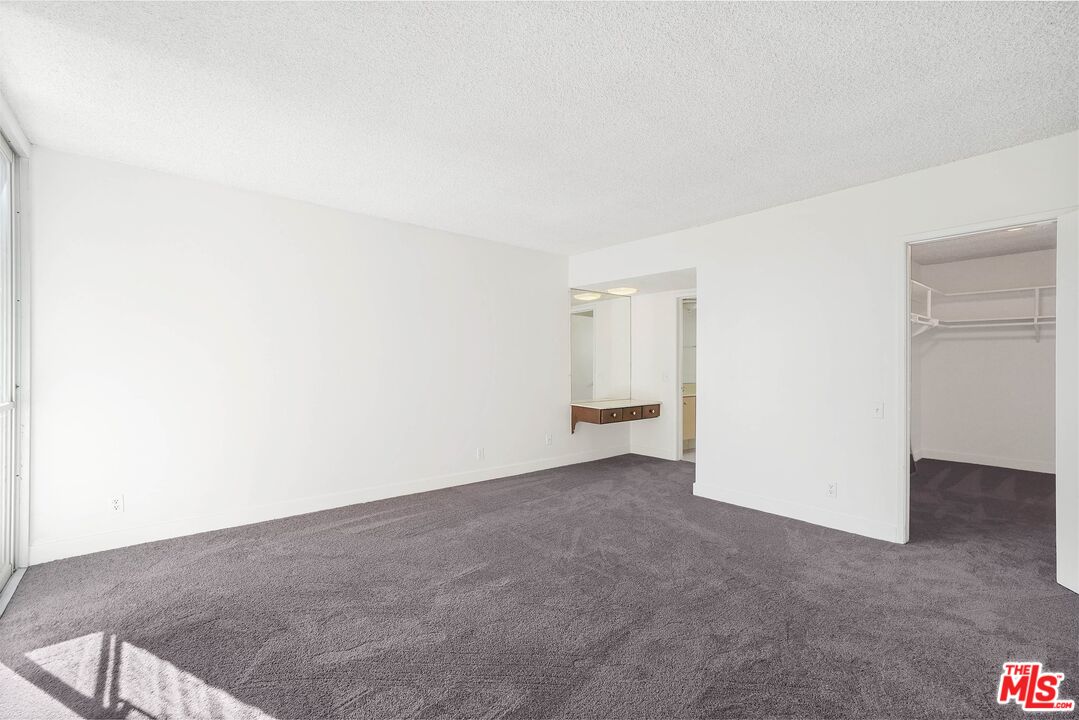 1015 N Kings Rd Unit: 310