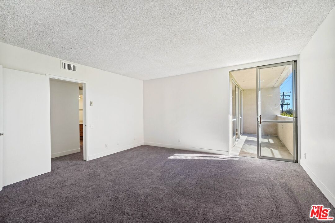 1015 N Kings Rd Unit: 310
