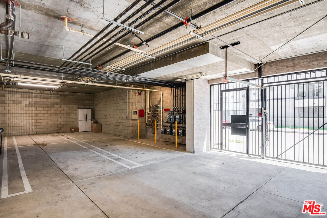 11241 Morrison St Unit: 5