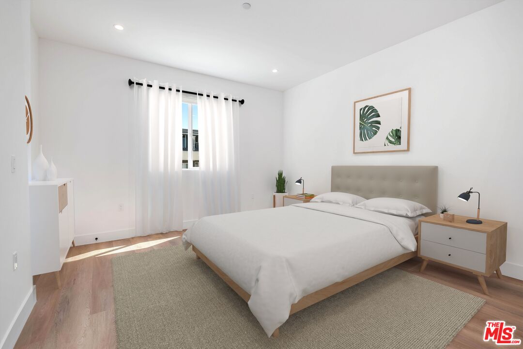 11241 Morrison St Unit: 5