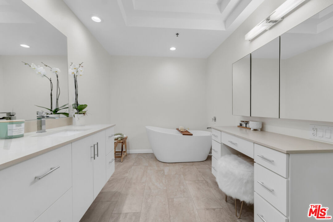 2142 Century Park Ln Unit: 307