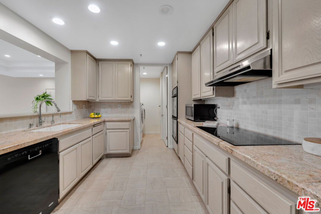 2142 Century Park Ln Unit: 307