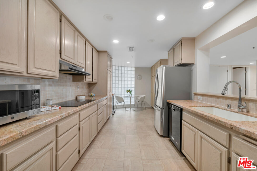 2142 Century Park Ln Unit: 307