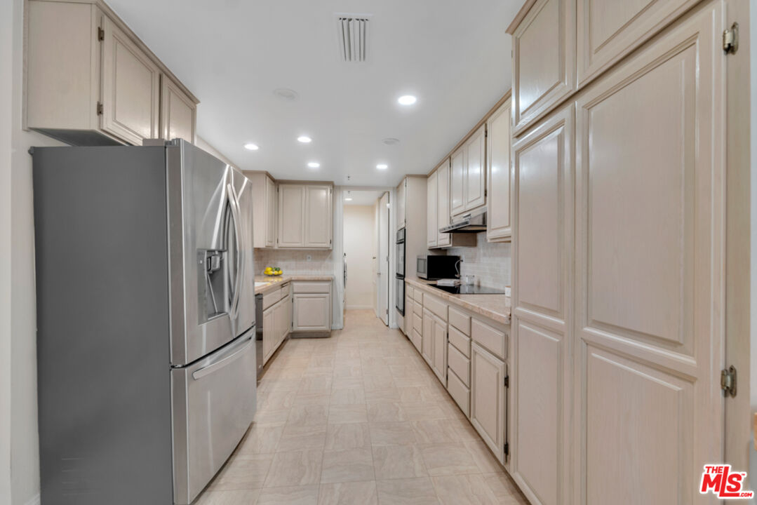 2142 Century Park Ln Unit: 307