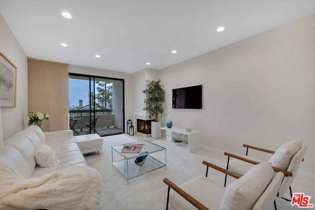 2142 Century Park Ln Unit: 307