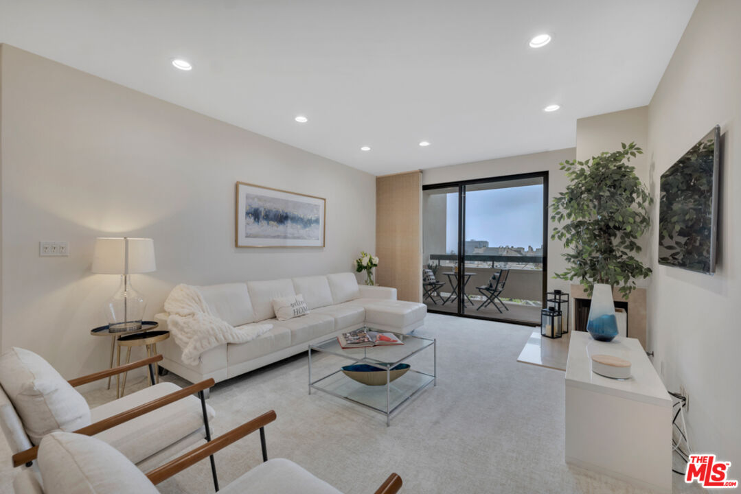 2142 Century Park Ln Unit: 307