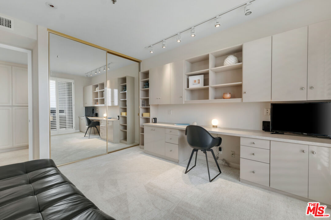 2142 Century Park Ln Unit: 307