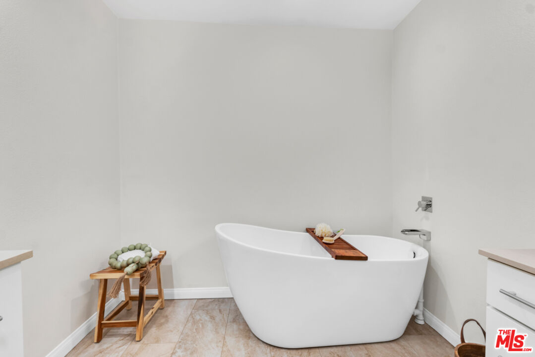 2142 Century Park Ln Unit: 307