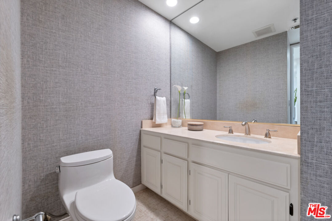 2142 Century Park Ln Unit: 307