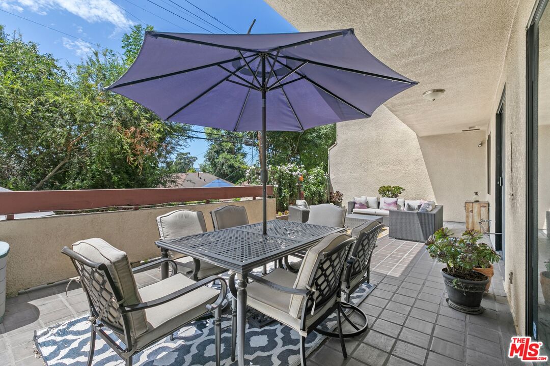 11322 Camarillo St Unit: 102