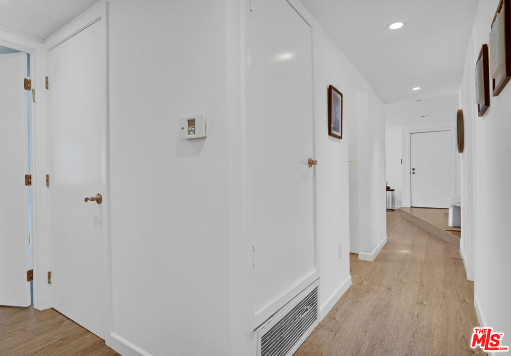 1230 Horn Ave Unit: 100