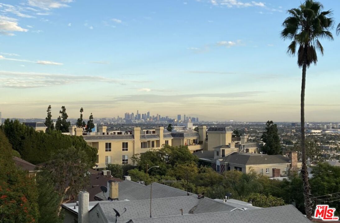 1230 Horn Ave Unit: 100