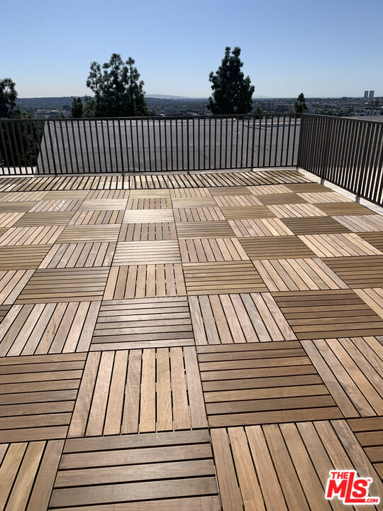 1230 Horn Ave Unit: 100