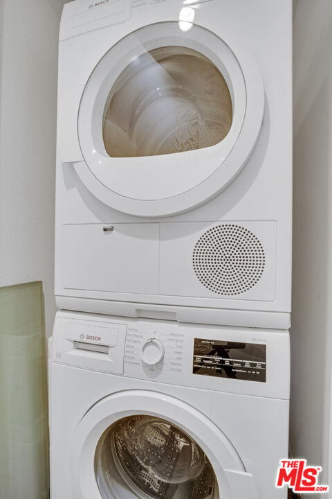 1230 Horn Ave Unit: 100