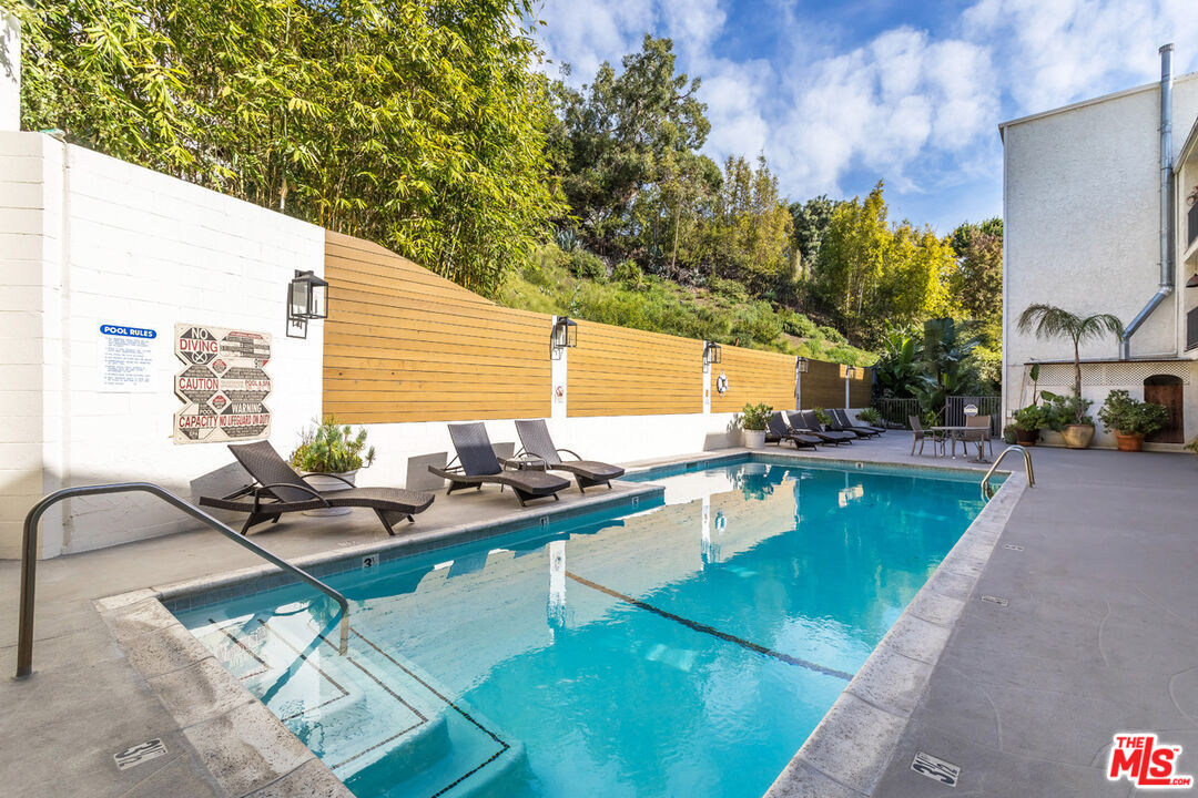 1230 Horn Ave Unit: 100