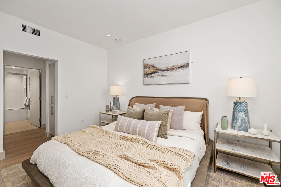 130 S Sepulveda Blvd Unit: 115