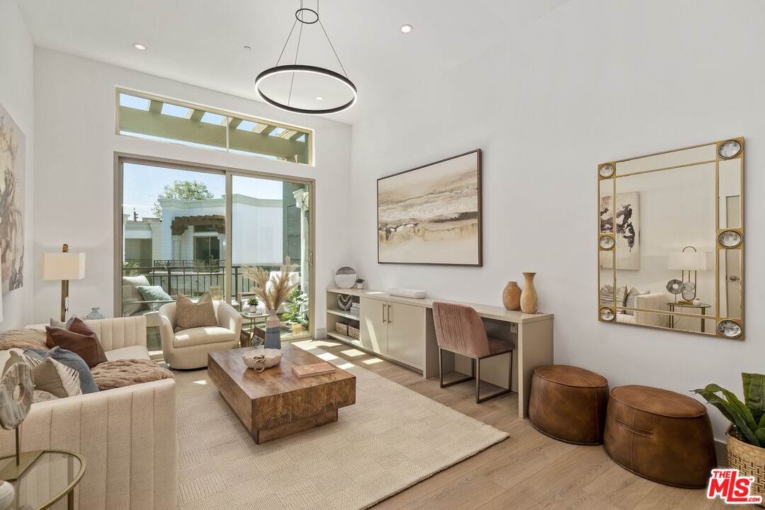 130 S Sepulveda Blvd Unit: 115