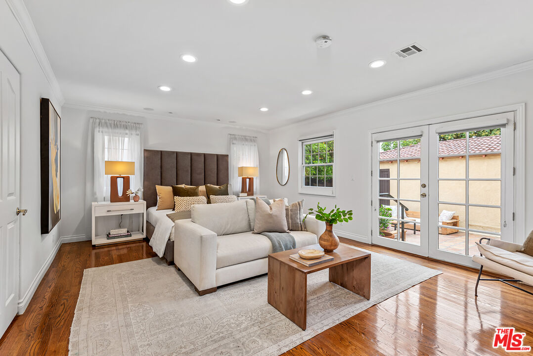 128 S Hamel Dr