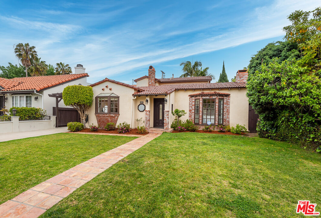 128 S Hamel Dr